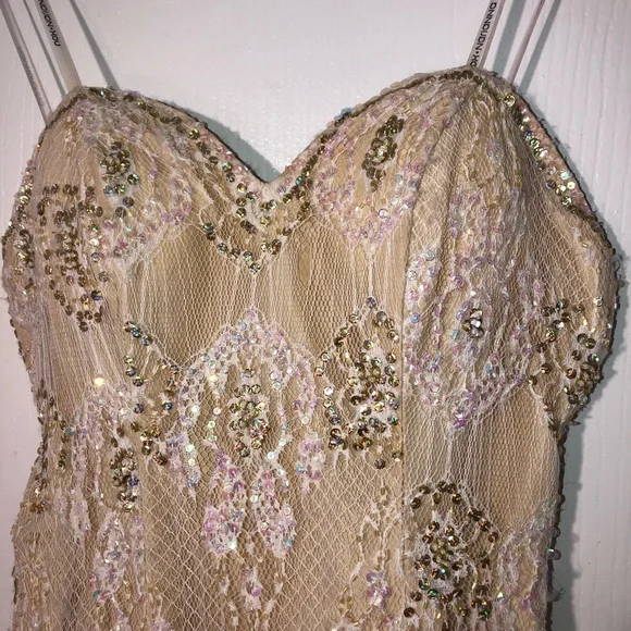 NOX NARIANNA MERMAID STAPLESS GOLD BEAUTIFUL CRAFTED SIZE SMALL 55” L W.16” $ 60 - Picture 3 of 12
